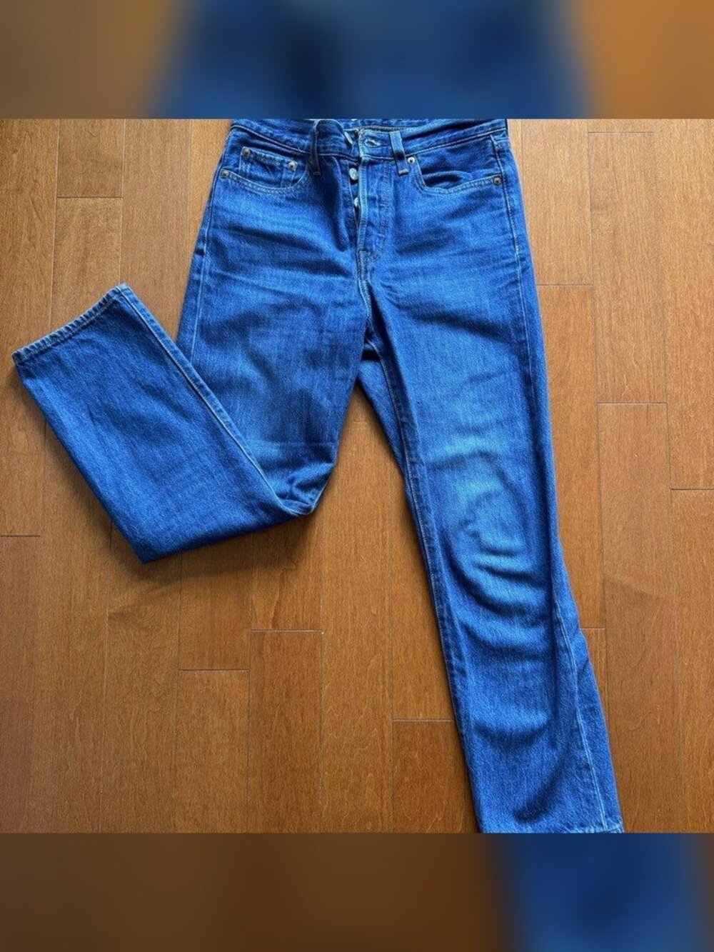 Levi's Wedgie Straight jeans in a classic medium blue wash